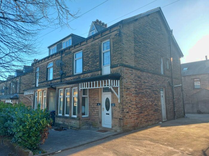 5 Bedroom Semi-Detached House To Rent In Ambleside Avenue, Bradford, BD9