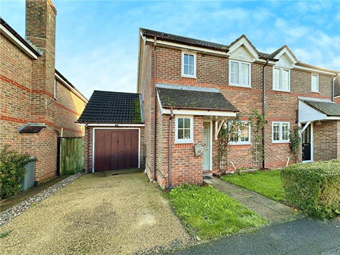3 Bedroom Semi-Detached House For Sale In Mallard Way, Aldermaston, Reading, RG7