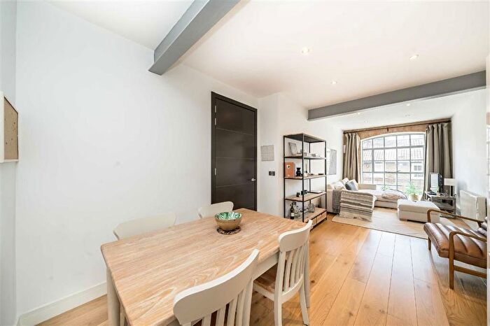 1 Bedroom Flat To Rent In Queens Row, Walworth, SE17