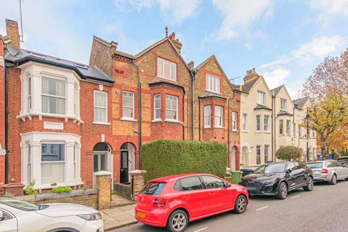 2 Bedroom Flat For Sale In Ingham Road, West Hampstead, London, NW6