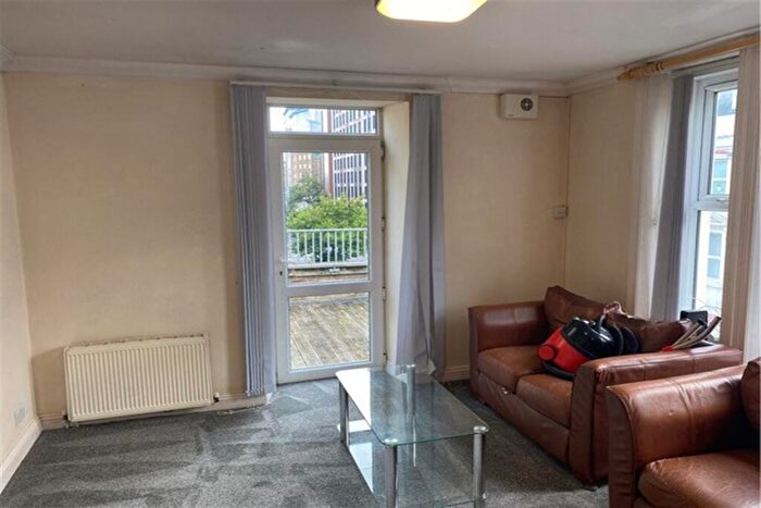 2 Bedroom Flat To Rent In Bedroom Flat In Bournemouth, BH1