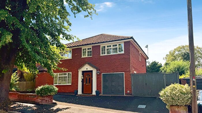 4 Bedroom Detached House For Sale In Westminster Road, Stoneygate, LE2