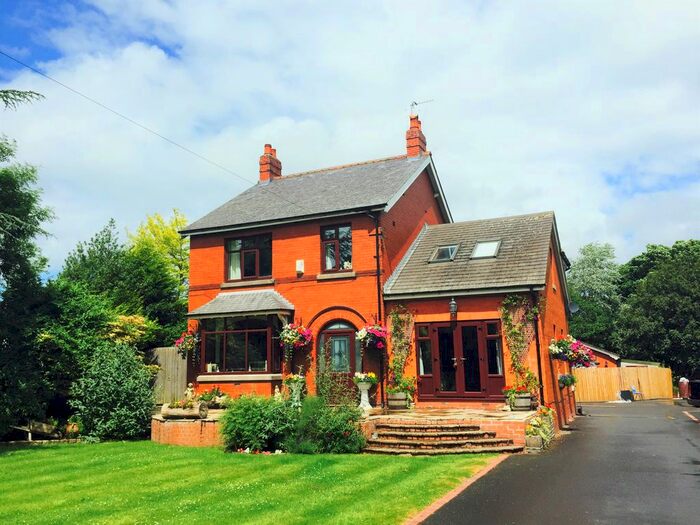 5 Bedroom Detached House For Sale In Southport Road, Ulnes Walton, PR26