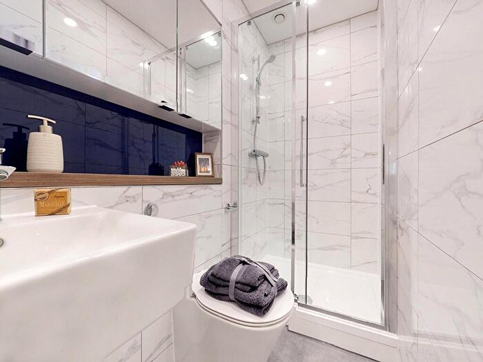 2 Bedroom Apartment To Rent In Apt, Apollo Residence #, S1