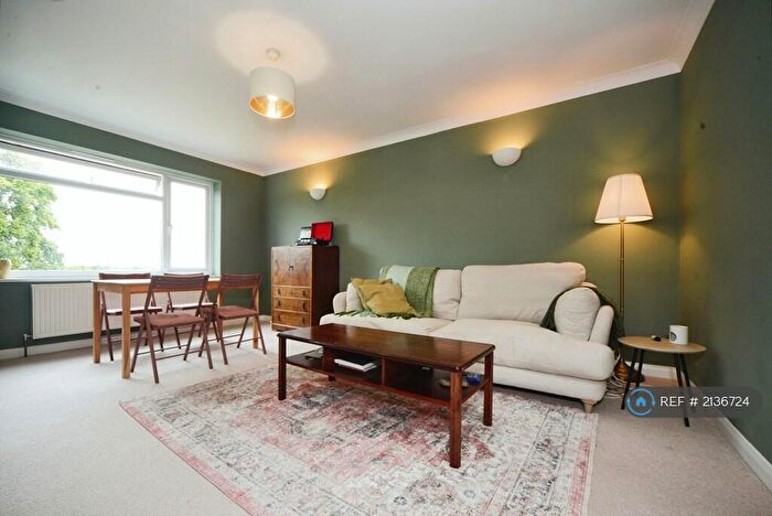 1 Bedroom Flat To Rent In Woodlands, Bromley, BR1