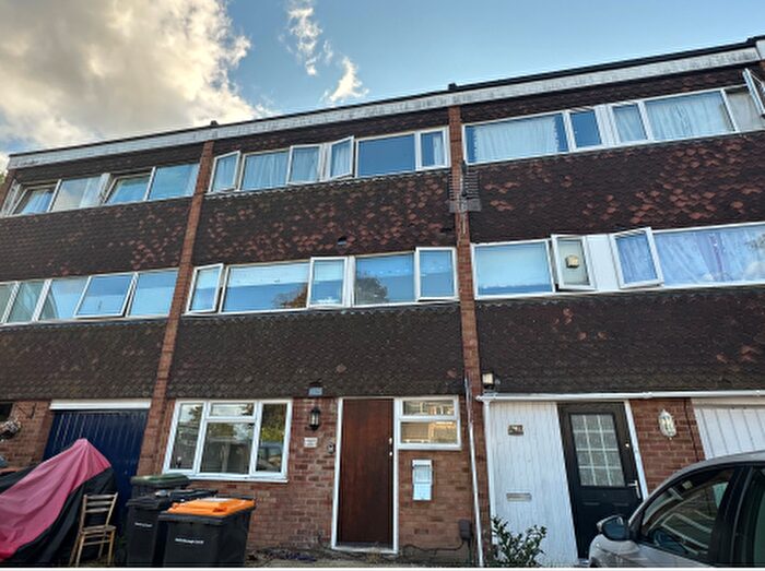 4 Bedroom House To Rent In Fearnley Crescent, MK42