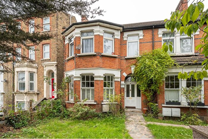 1 Bedroom Flat For Sale In Kingswood Road, Leytonstone, E11