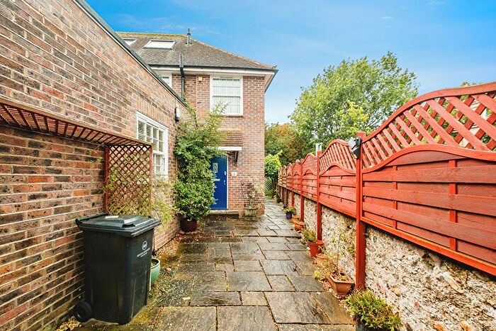 2 Bedroom Flat For Sale In Thurlow Road, Worthing, BN11