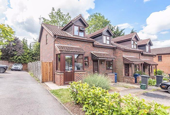 1 Bedroom End Of Terrace House To Rent In Old Barn View, Godalming, GU7