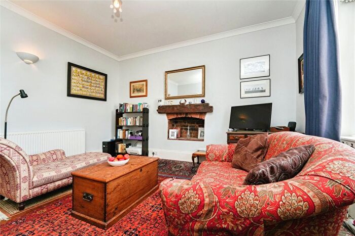 2 Bedroom Flat For Sale In Hales Road, Cheltenham, Gloucestershire, GL52