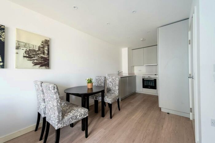1 Bedroom Flat To Rent In Saffron Central Square, Croydon, CR0