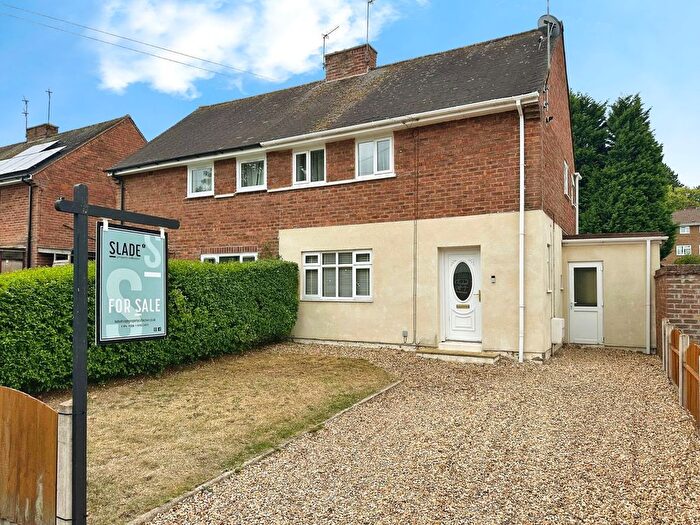 2 Bedroom Semi-Detached House For Sale In Pool Hall Road, Castlecroft, Wolverhampton, WV3