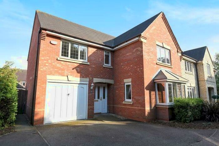 4 Bedroom Detached House To Rent In Restharrow Mead, Bicester, OX26