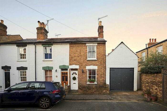 2 Bedroom Terraced House To Rent In Connaught Road, Richmond, Surrey, TW10