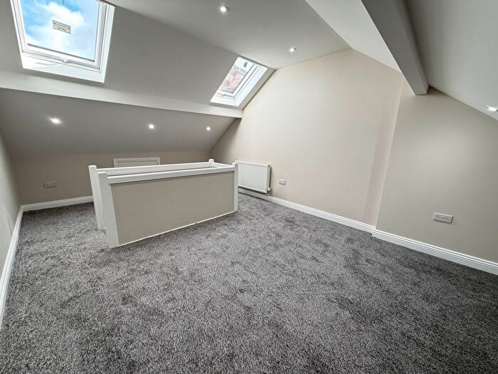 2 Bedroom Flat To Rent In Dudley Road, Blakenhall, Wolverhampton, WV2