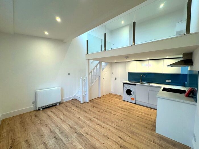 Studio To Rent In Topsfield Parade, Tottenham Lane, London, N8