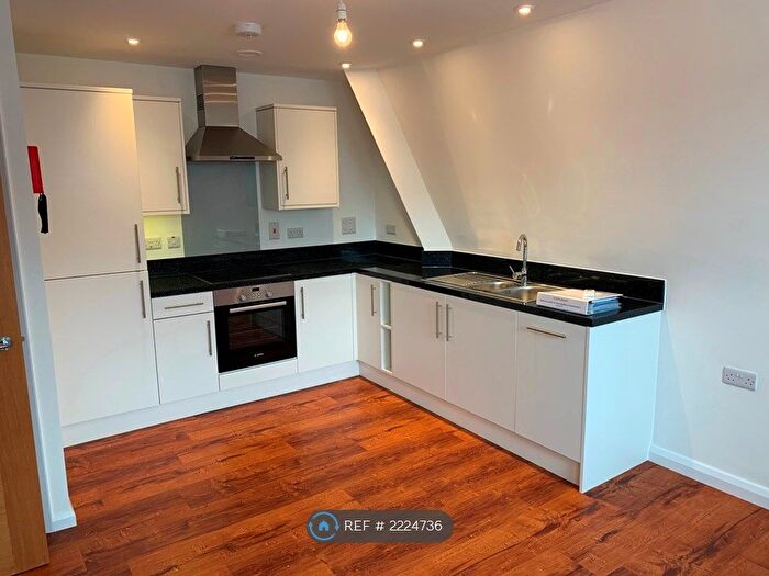 1 Bedroom Flat To Rent In Corporation Street, High Wycombe, HP13