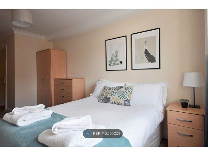 3 Bedroom Flat To Rent In Portswood Road, Southampton, SO17