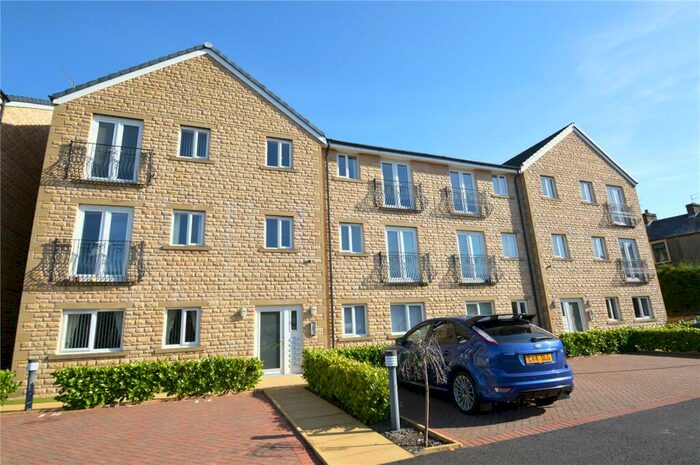 2 Bedroom Apartment To Rent In Barleyfield Mews, Burnley, Lancashire, BB12