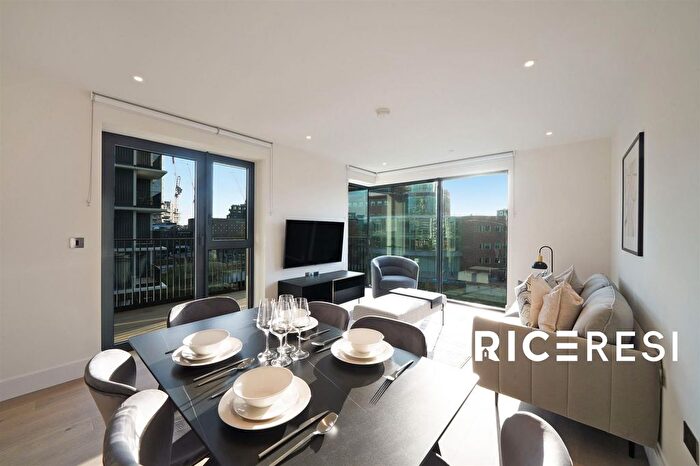 2 Bedroom Flat To Rent In Wood Lane, London, W12