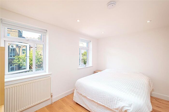 3 Bedroom Apartment To Rent In The Parkway, Camden, London, NW1