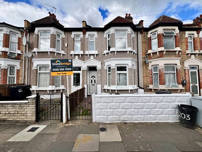 3 Bedroom Terraced House To Rent In Henley Road, Ilford, IG1