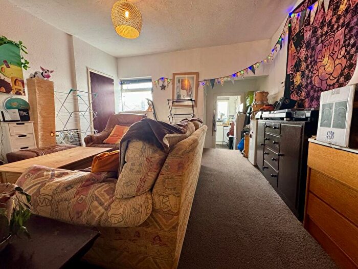3 Bedroom Maisonette For Sale In Gloucester Road, Bristol, BS7
