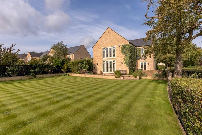 5 Bedroom Detached House For Sale In Greenway, Caulcott, Bicester, OX25