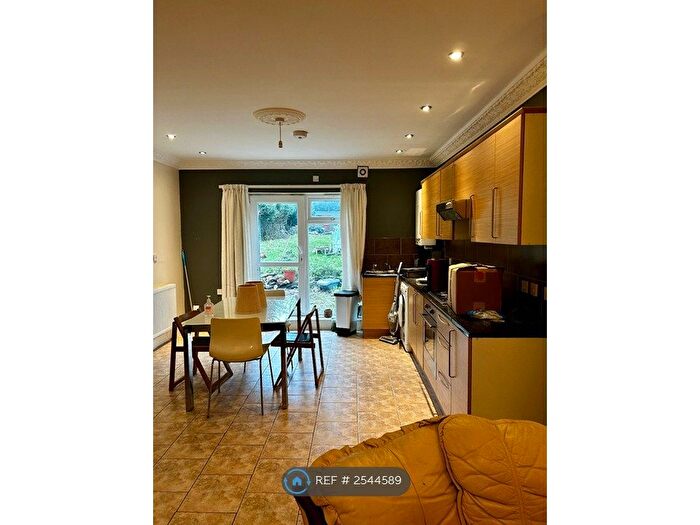 1 Bedroom Flat To Rent In Mayfield Road, Moseley, Birmingham, B13