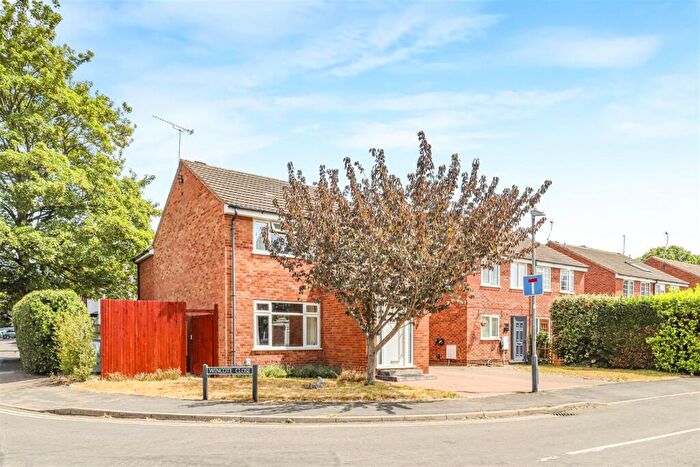 3 Bedroom Detached House For Sale In Wincote Close, Kenilworth, CV8