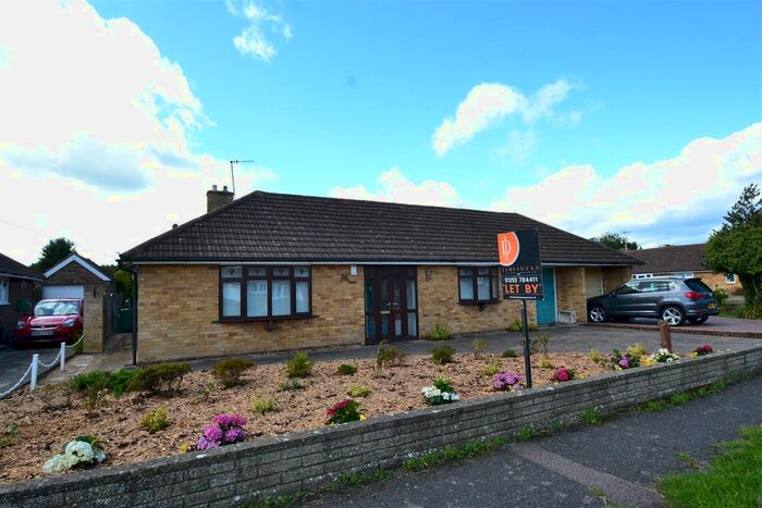 2 Bedroom Property To Rent In Wolverton Gardens, Horley, RH6