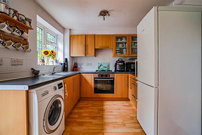 2 Bedroom Property For Sale In Crackley Meadow, Hemel Hempstead, HP2