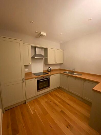 5 Bedroom Flat To Rent In South Clerk Street, Newington, Edinburgh, EH8