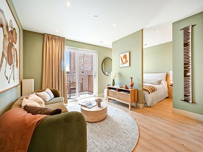 Studio To Rent In Draycote, Caversham Rd, NW9