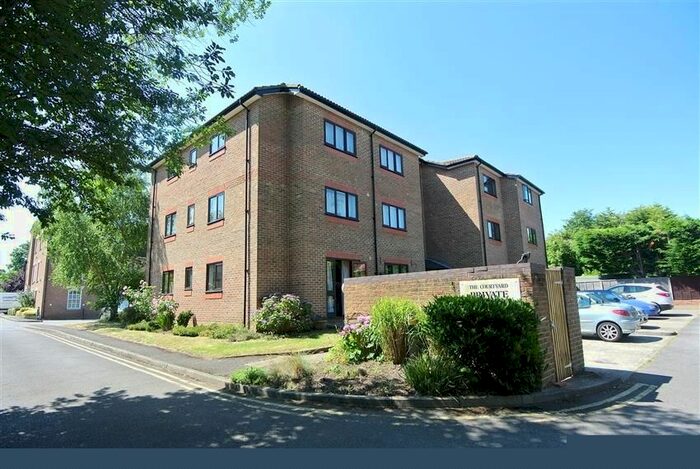 1 Bedroom Flat To Rent In High Street, Addlestone, KT15