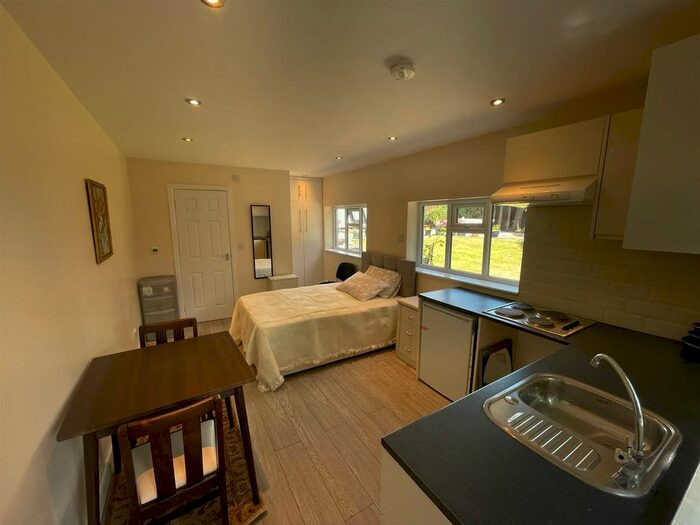 Studio To Rent In The Rise, Edgware, HA8