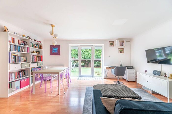 2 Bedroom Flat For Sale In Lucas Close, Willesden, London, NW10