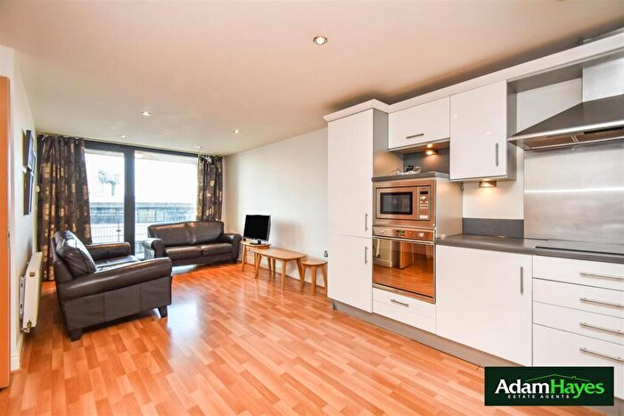2 Bedroom Apartment To Rent In Kingsway, North Finchley, N12