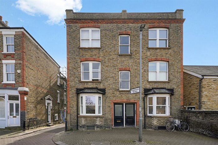 1 Bedroom Flat For Sale In Lacy Road, London, SW15