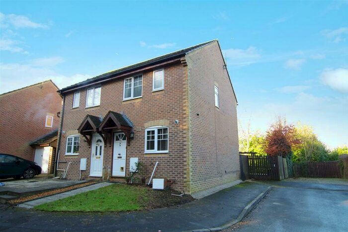 2 Bedroom Semi-Detached House To Rent In Dunsford Close, Old Town, Swindon, SN1