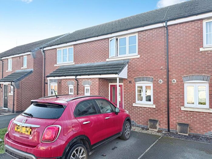 2 Bedroom Town House To Rent In Kinross Way, Hinckley, LE10