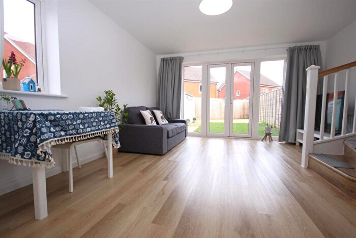 2 Bedroom Semi-Detached House For Sale In Campion Road, Curdridge, SO30
