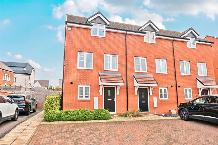 3 Bedroom End Terrace House For Sale In Dragonfly Crescent, Biddenham, MK40