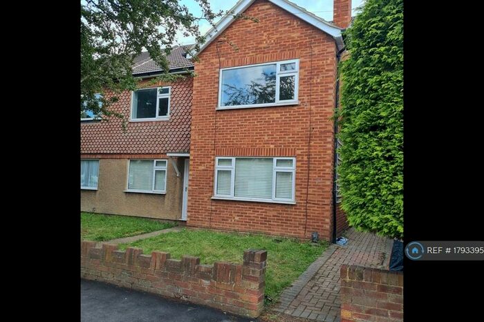 2 Bedroom Maisonette To Rent In Beech Street, Romford, RM7