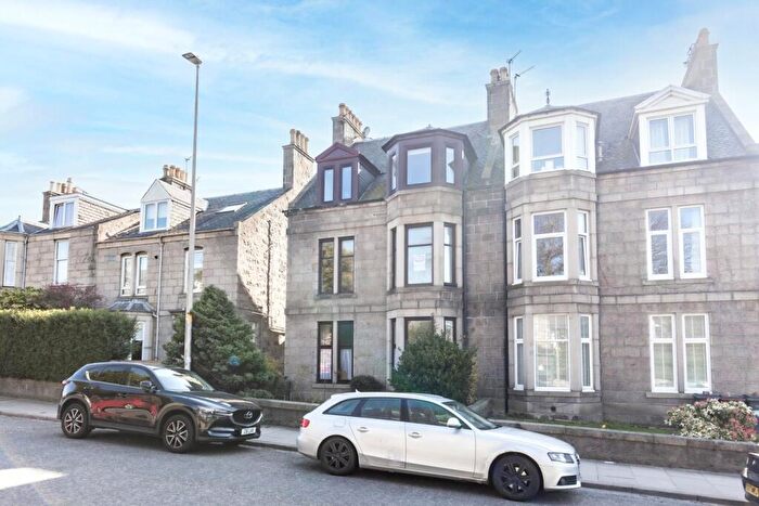 2 Bedroom Flat To Rent In Holburn Street, First Floor, Aberdeen, AB10