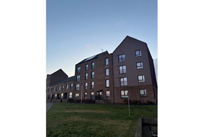 2 Bedroom Flat To Rent In , Cuddies Walk, G4