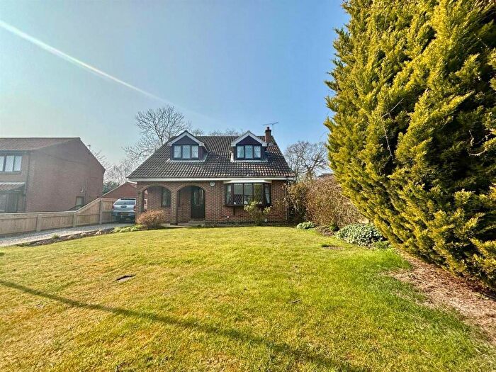 4 Bedroom Detached House For Sale In Cheyne Walk, Hornsea, HU18