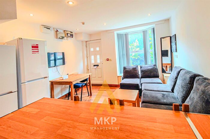 6 Bedroom Terraced House To Rent In Rose Cottages, Selly Oak, B29