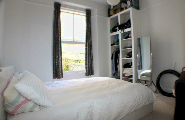 2 Bedroom Property To Rent In Napier Terrace, Gf, PL4
