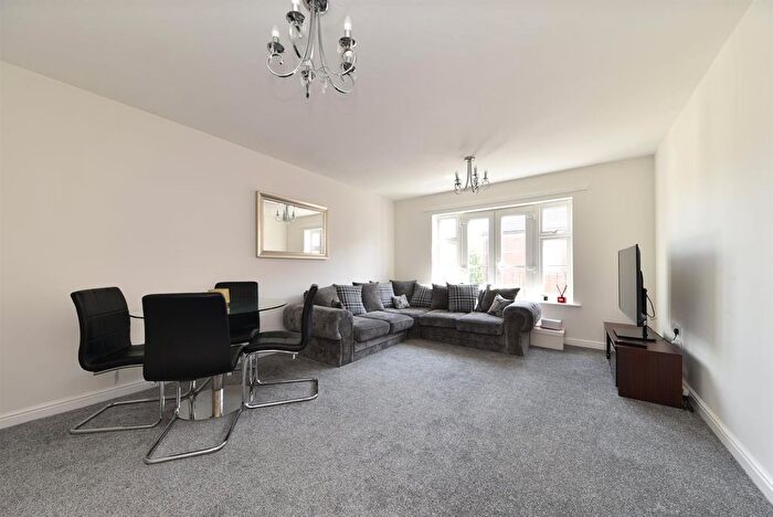 1 Bedroom Flat For Sale In Great Gables, Stevenage, SG1